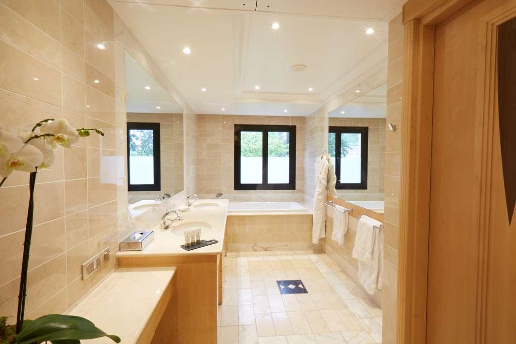 Hotel & Spa Le Pavillon Charbonnières-les-Bains Instalações foto
